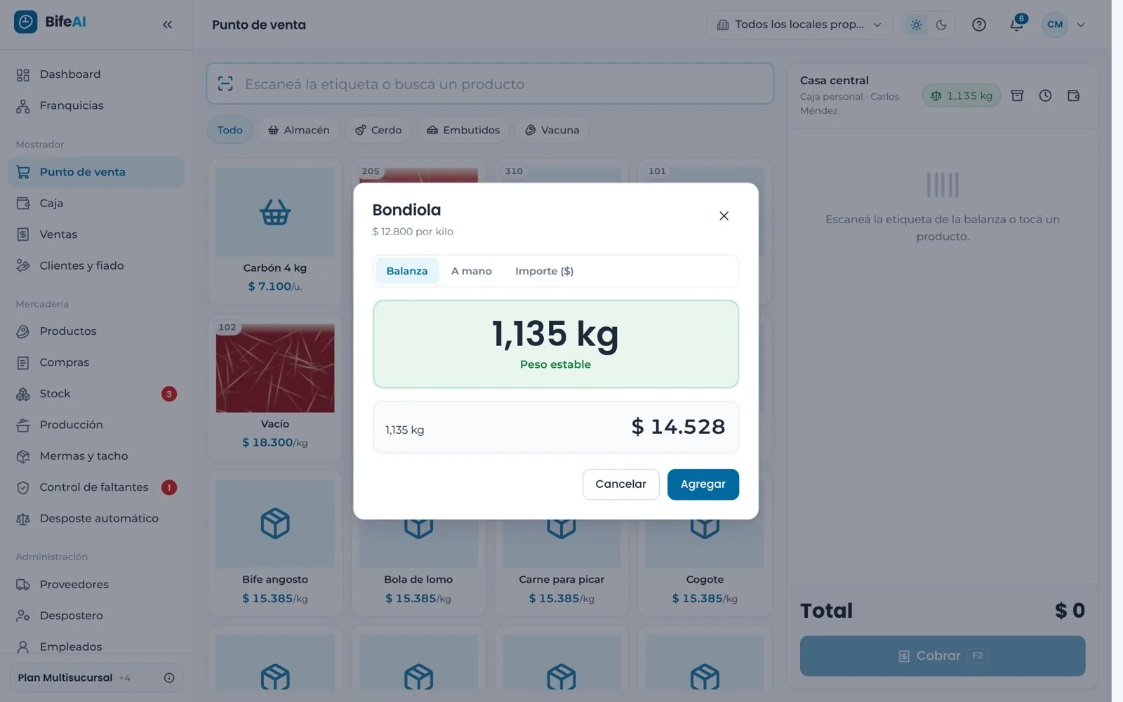 Venta con balanza: 1,135 kg de bondiola con peso estable